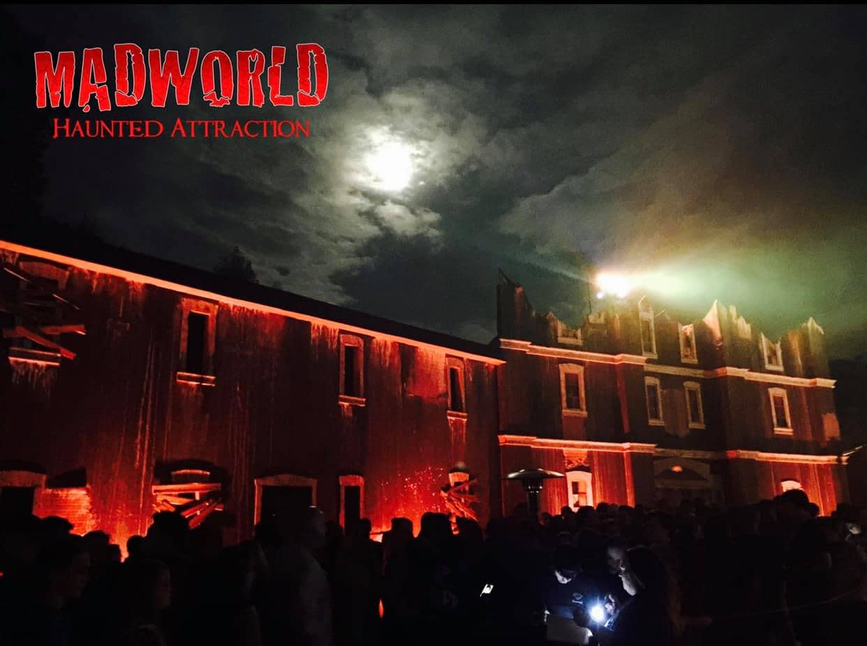 MADWORLD Haunted Attractions - What it's like to wait in line! 