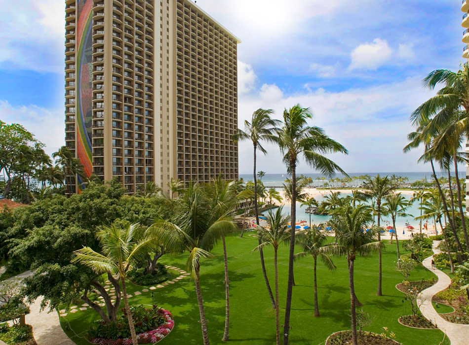 Ground-breaking Held for The Grand Waikikian, a 38-story Timeshare  Development at the Hilton Hawaiian Village Beach Resort and Spa / June 2006