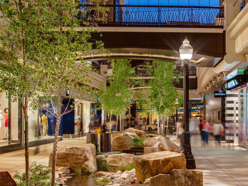 City Creek Center Shopping and Dining in SLC - Ski Utah