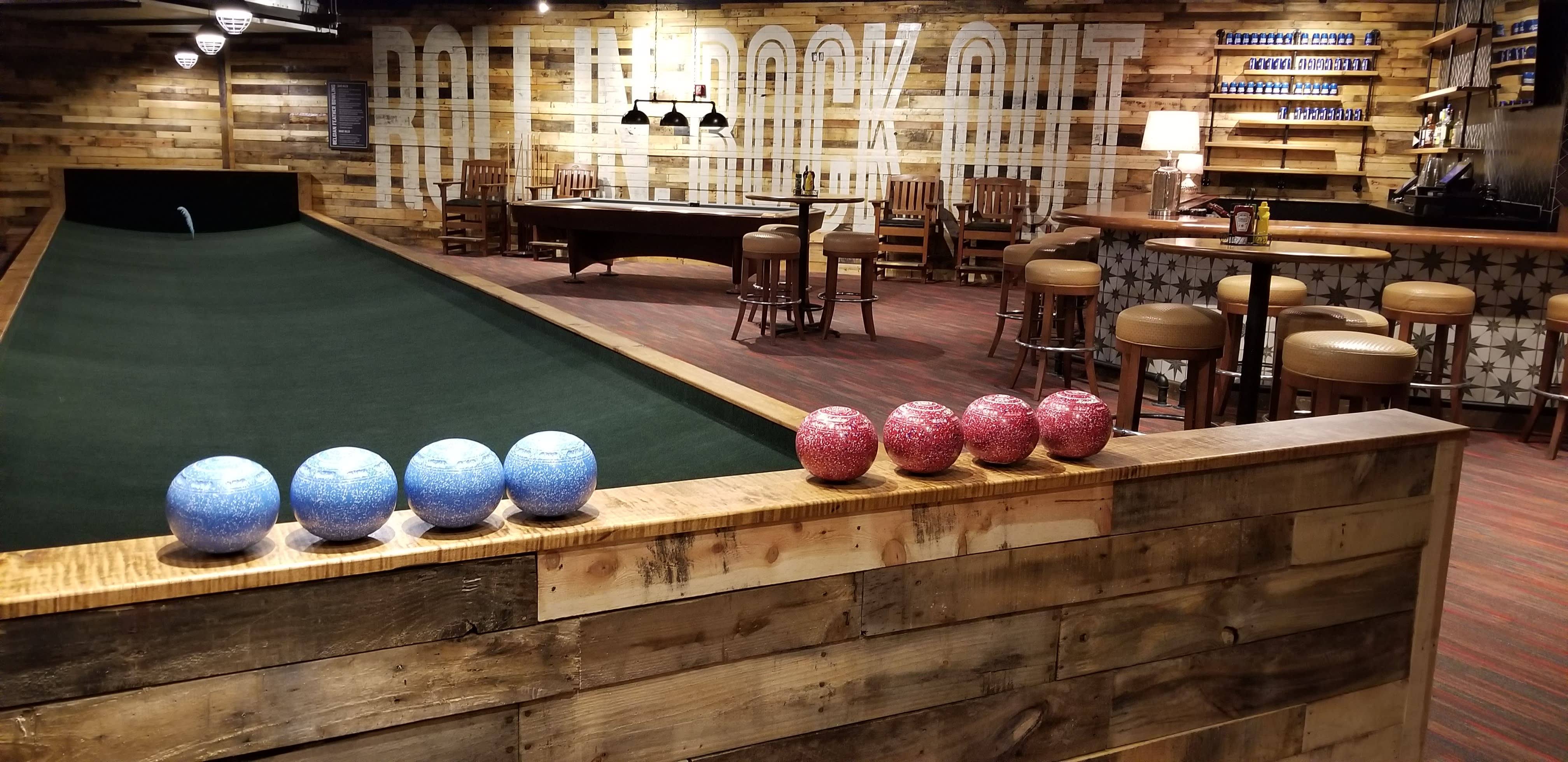 Splitsville - World's Largest Bowling Pin, Splitsville (and…