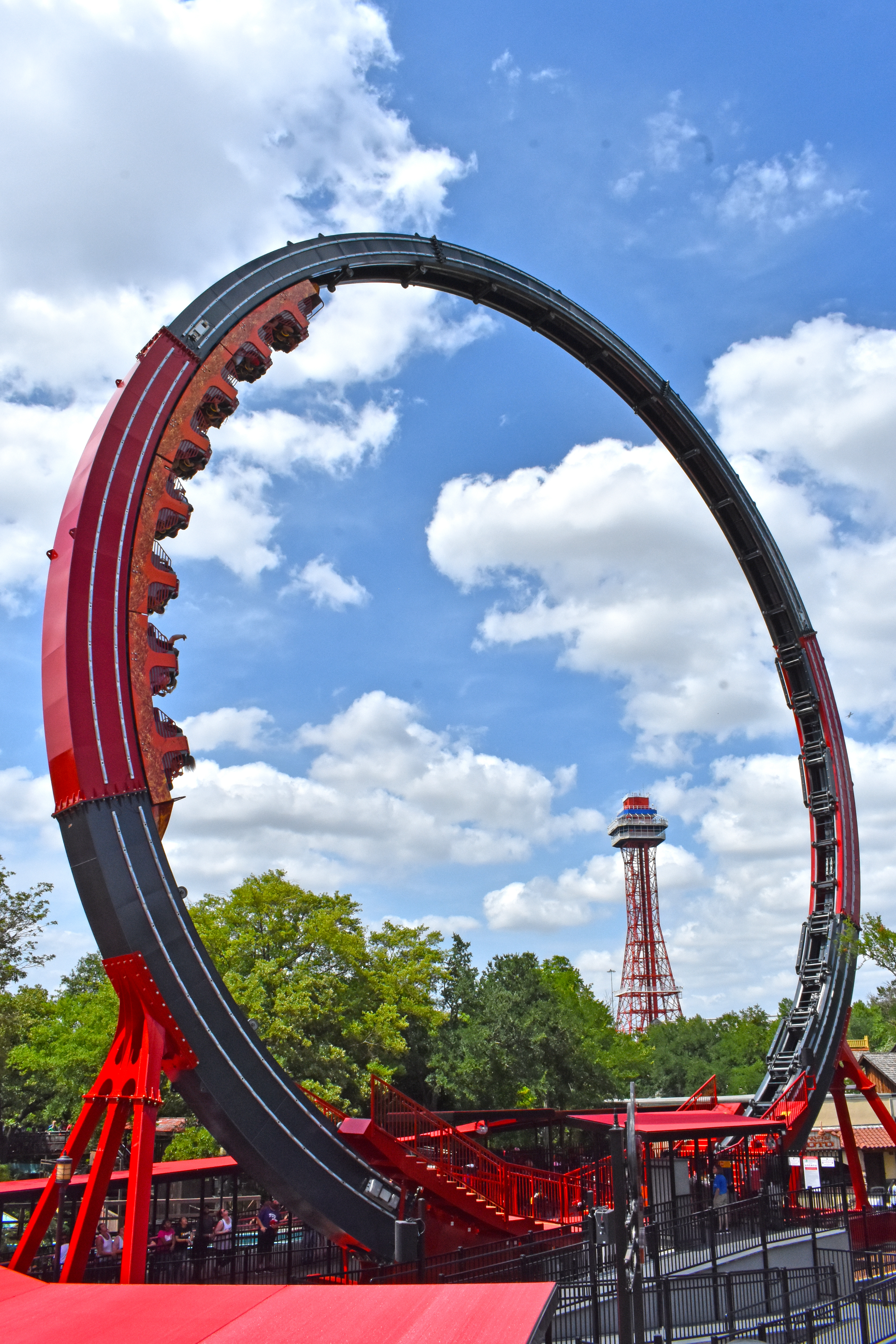 El Diablo roller coaster full view