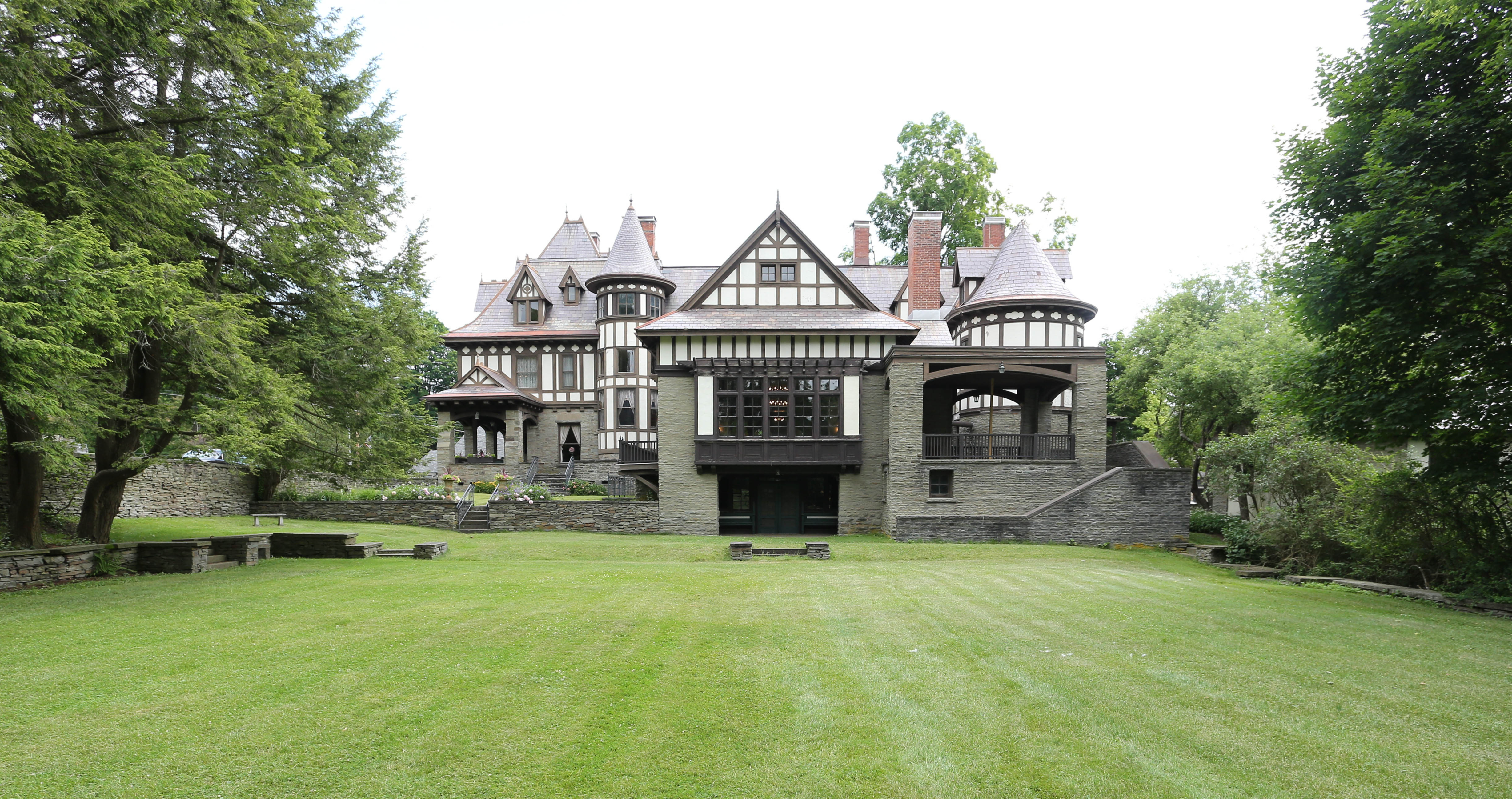 The Major's Inn, Tudor-style mansion in Gilbertsville