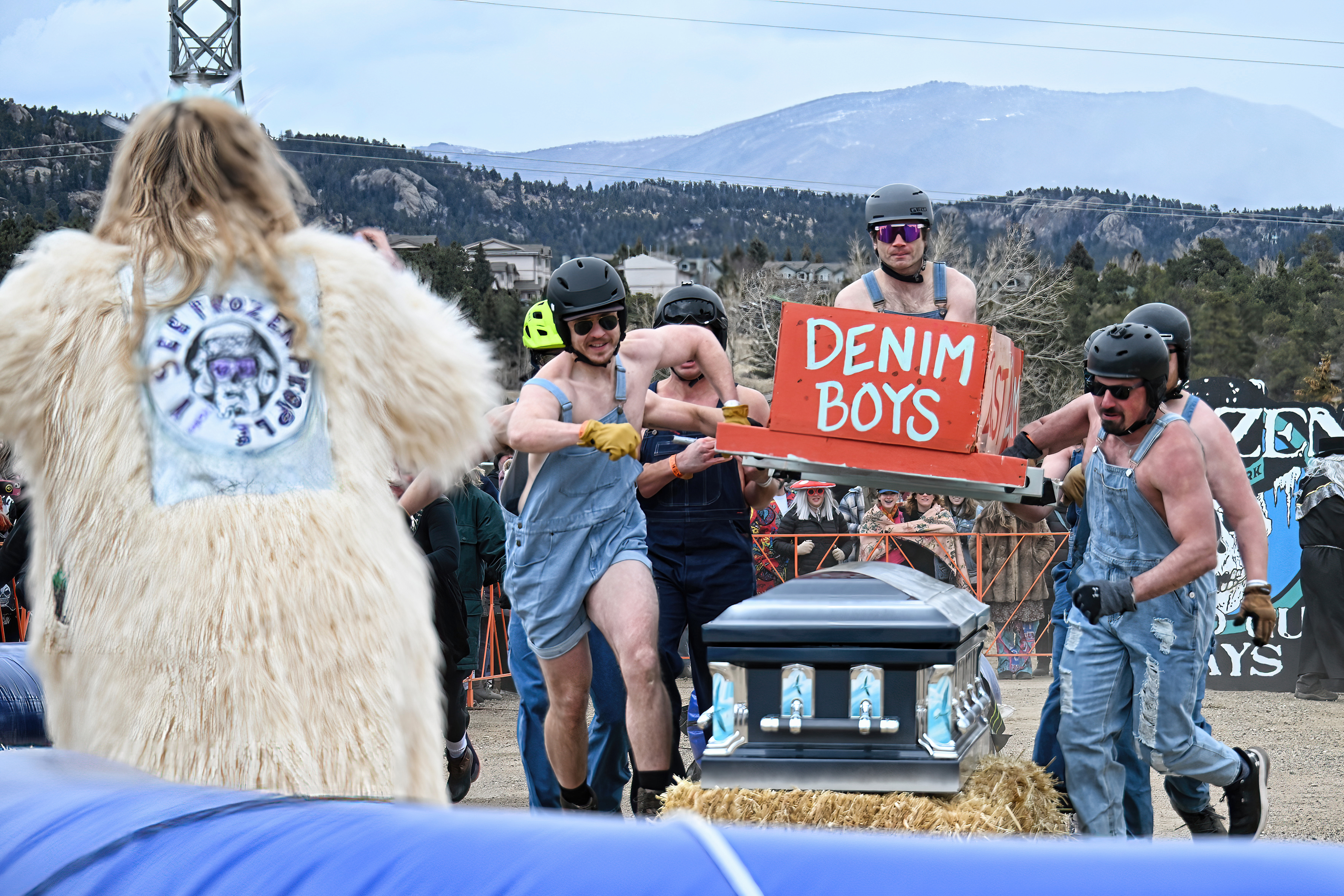 FDGD Coffin Race