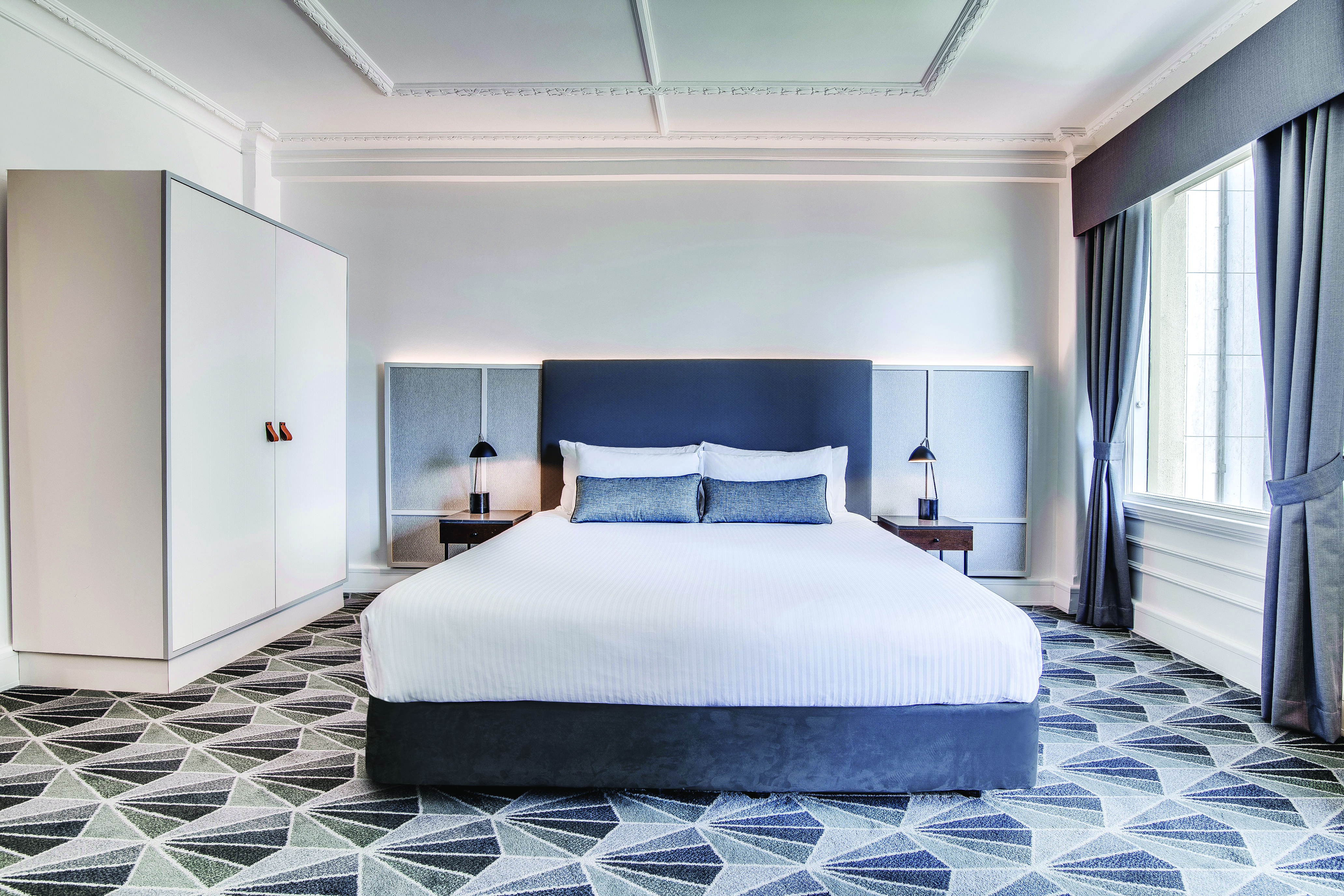Savoy Hotel on Little Collins - Guest Bedroom King