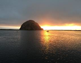 🌥🌊🐚MORRO BAY🐚🌊🌥 A gorgeous sunset (last night) tonight in Morro Bay.  The road to the rock is still closed, but you can