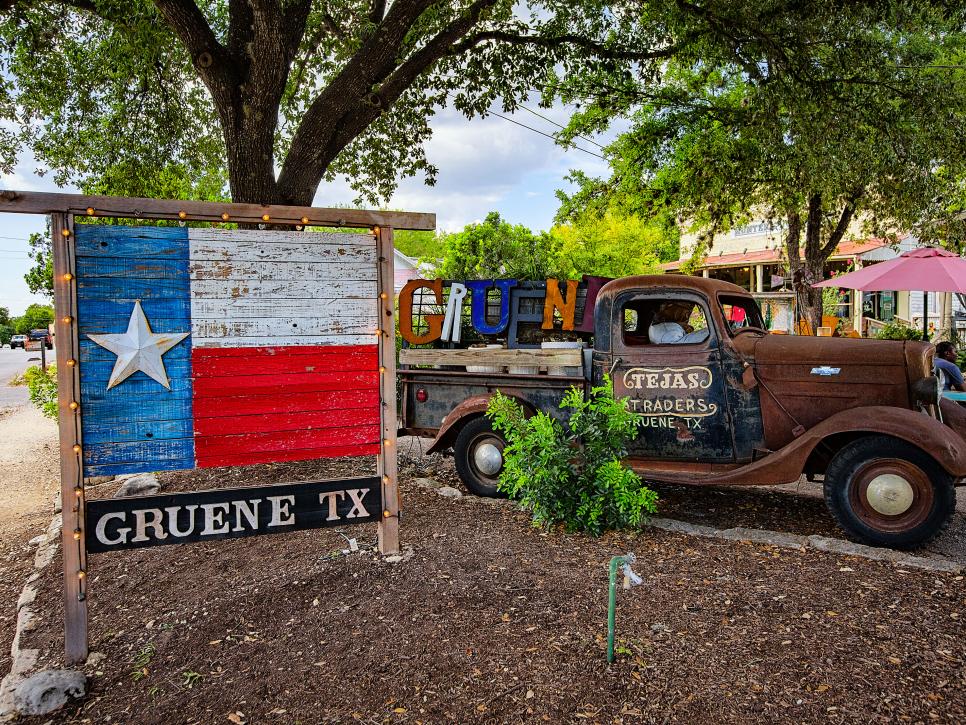 Gruene TX Sign