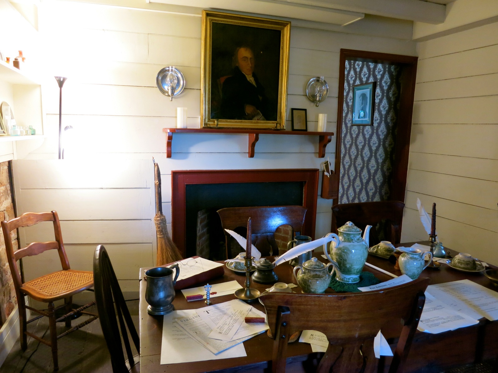 Furnished room inside the Weems Botts Museum in Dumfries, VA
