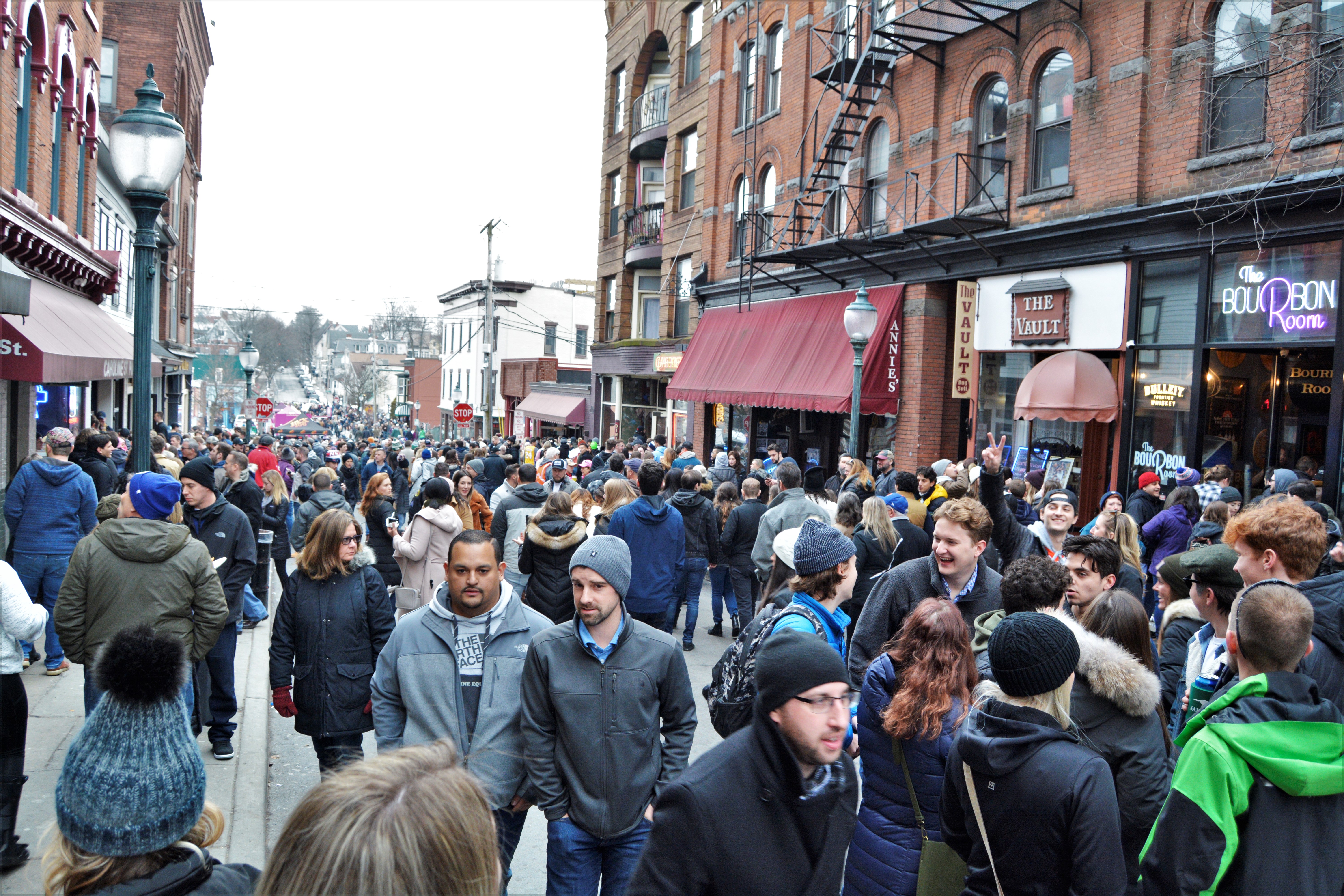 Crowded Caroline Street