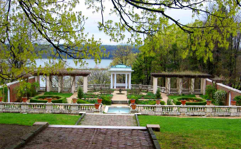 Bard College Hosts Blithewood Garden Open House & Paint Out!