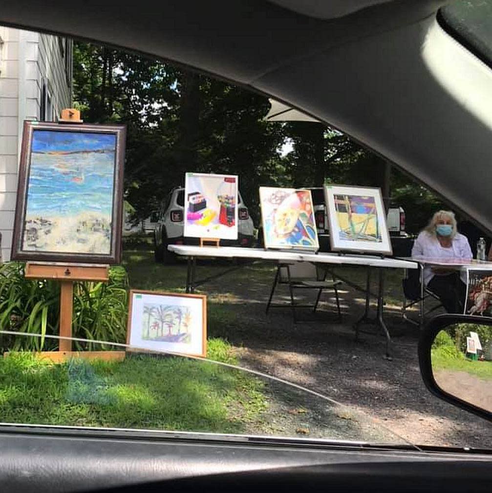 "Art is Alive" Drive-by Show Hosted by Artists