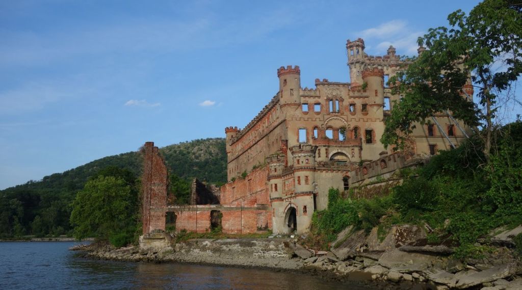 Hudson Valley Shakespeare Festival at Bannerman Castle: "Julius Caesar"