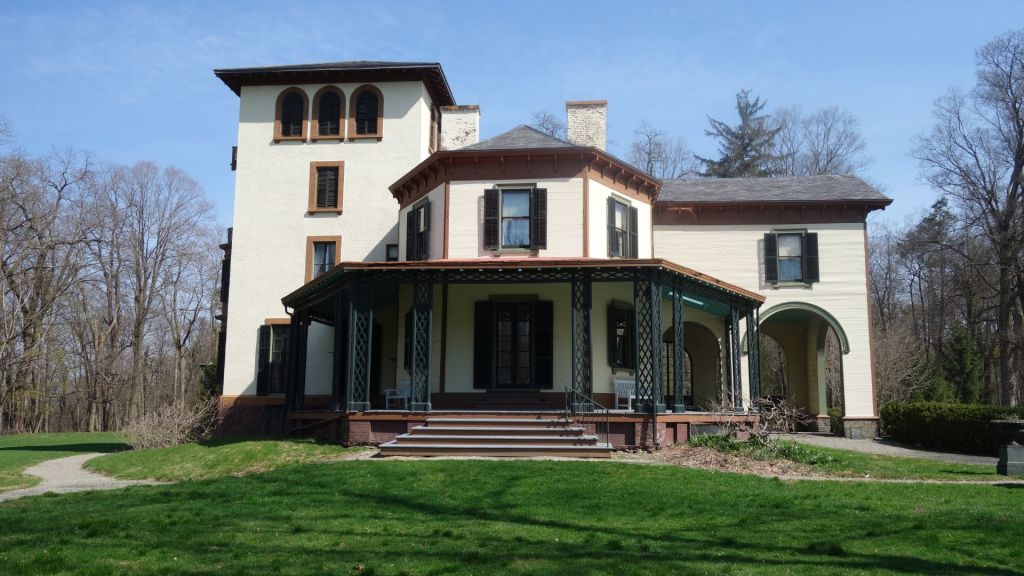 Sunset Sensations Wine and Food Tasting Series at Locust Grove Estate