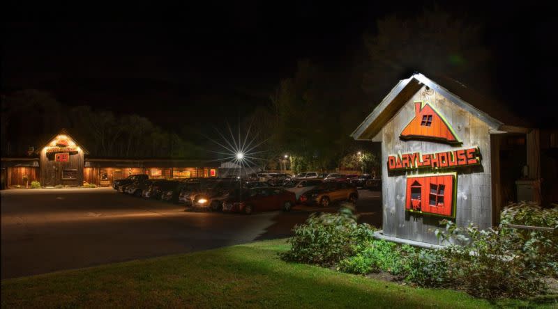 Taylor Swift Tribute Band "Cruel Summer" Performs at Daryl's House