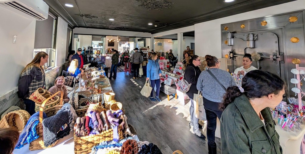 Team Banx Hosts its Fourth Annual Hometown Holiday Market