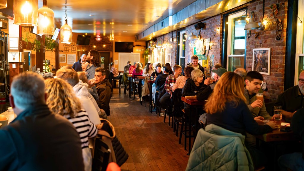 Sunday Night Blues Jam with Andy Follette at King's Court Brewing