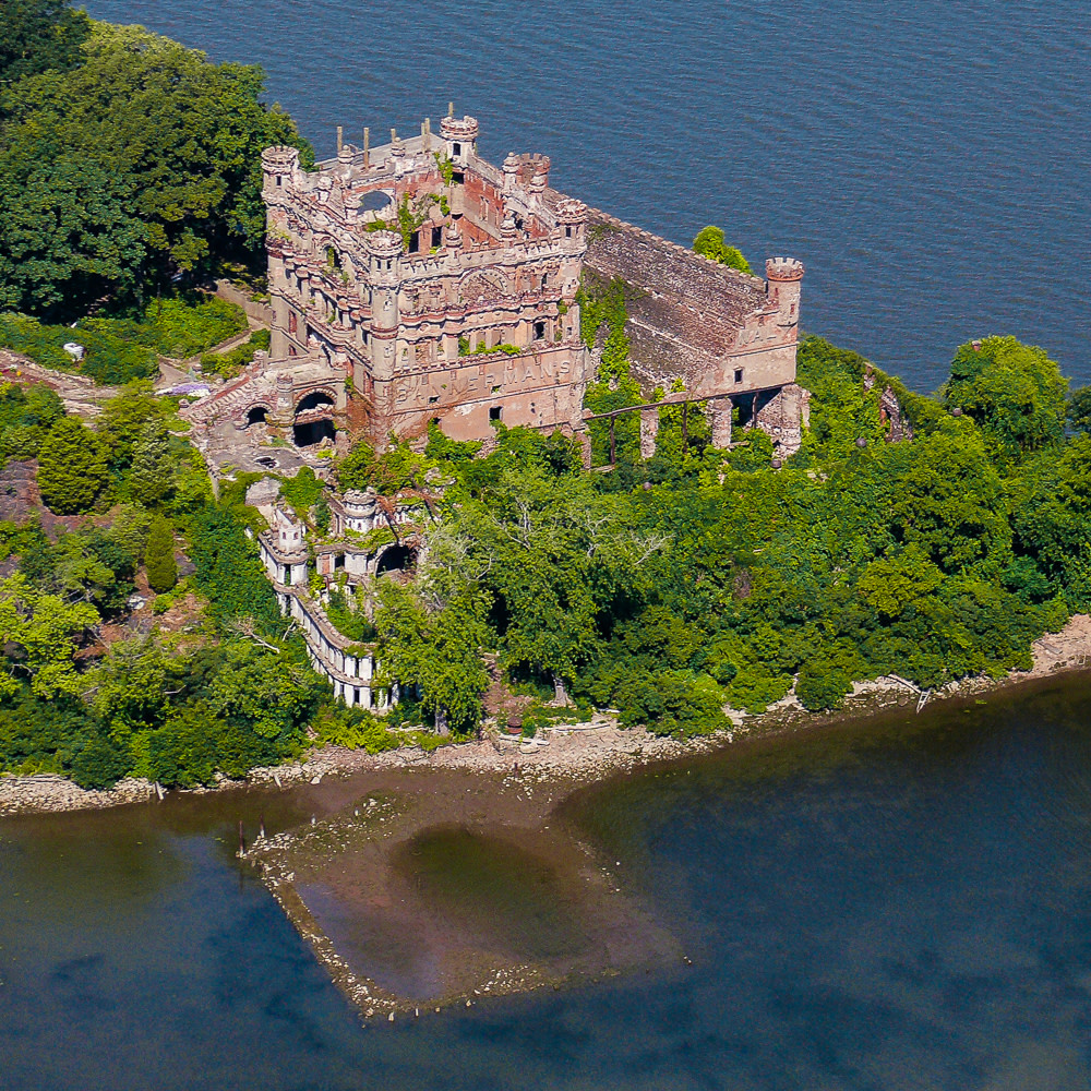 Bannerman Island Gallery Hosts Annual Holiday Exhibition and Object d