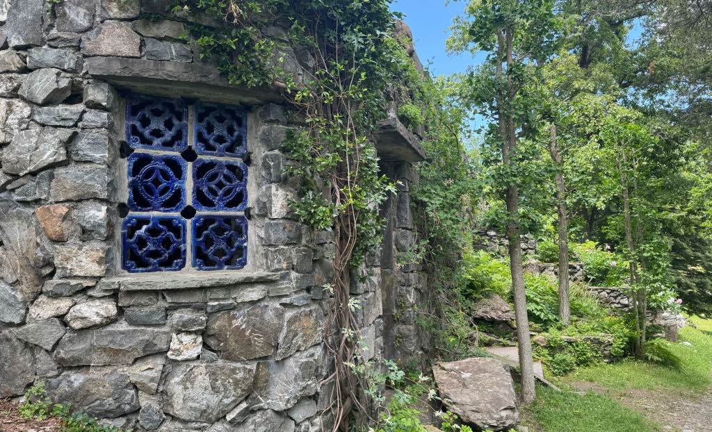 Silent Book Club at Innisfree Garden