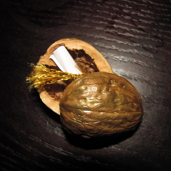 Craft Workshop at Staatsburgh State Historic Site: Victorian Gilded Walnut Ornaments