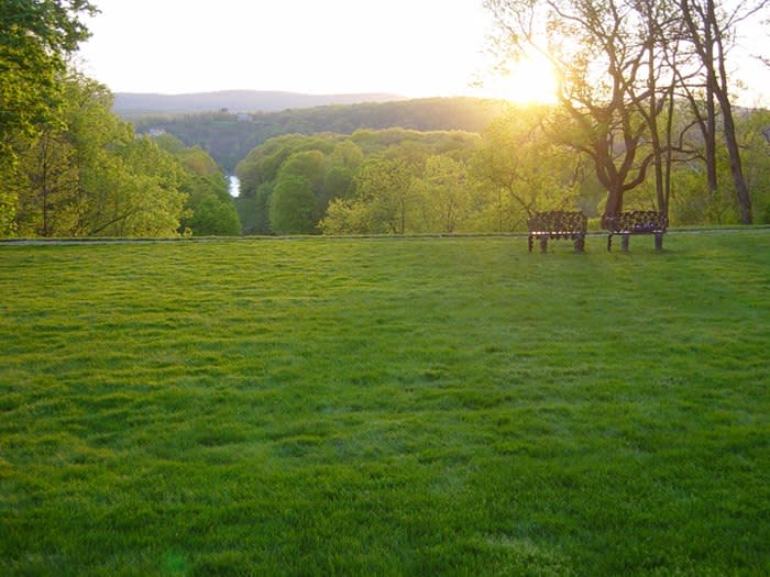 Sunset Sensations Wine and Food Event at Locust Grove