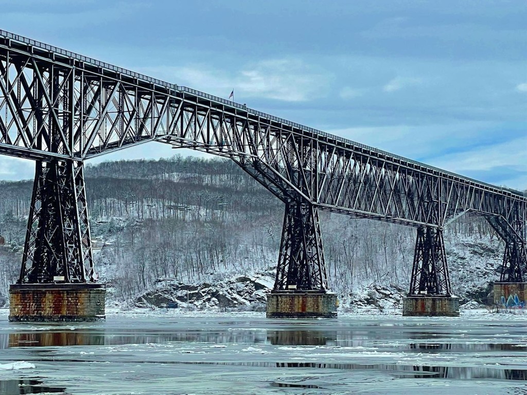 Walkway Connections: Ice Yachting in Poughkeepsie