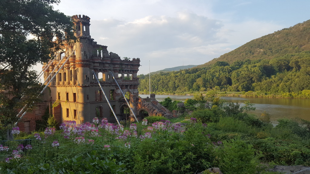 Bannerman Castle Labor Day Cruise & Walking Tour
