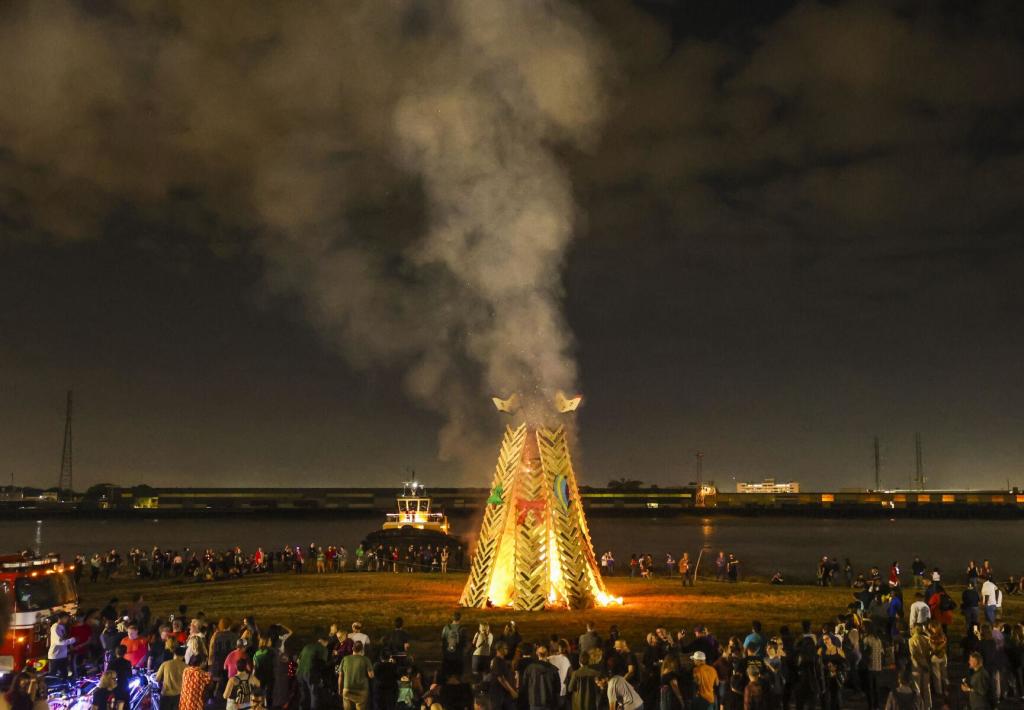 2023 Algiers Holiday Bonfire & Concert