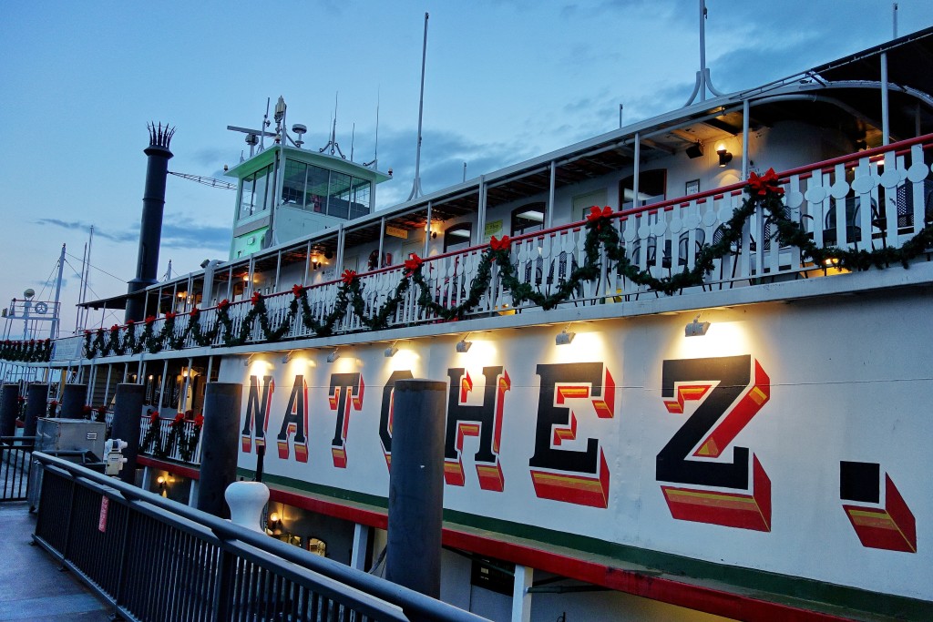 Christmas Eve on the Steamboat NATCHEZ