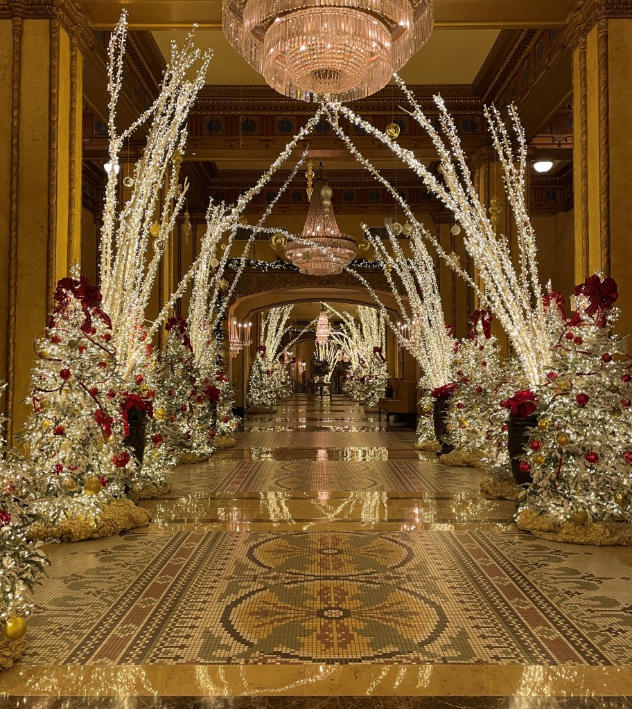 The Roosevelt New Orleans Waldorf Wonderland Lobby Lighting