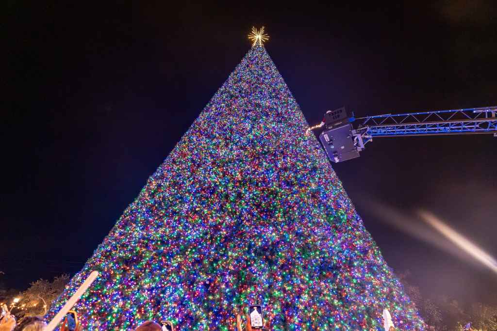 Delray Beach 100′ Christmas Tree Lighting Celebration and Yuletide Street Fair photo