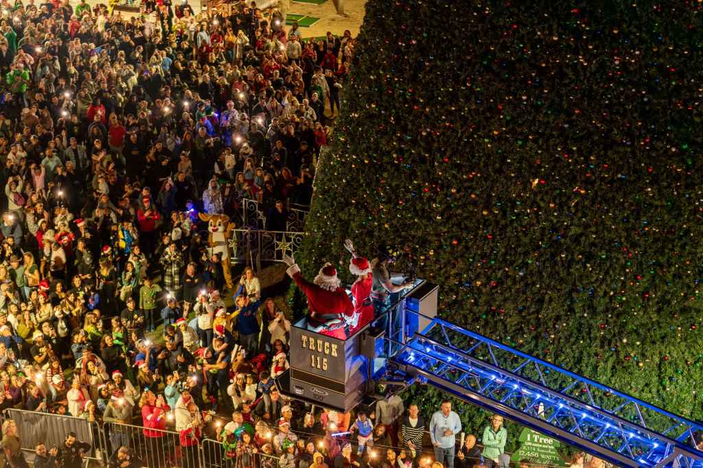 Delray Beach 100′ Christmas Tree Lighting Celebration and Yuletide Street Fair photo