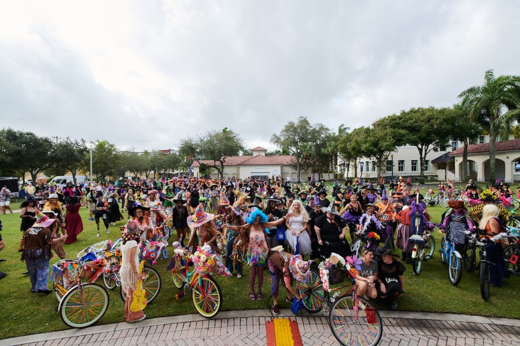 Photo des festivités d'Halloween dans le centre-ville de Delray Beach