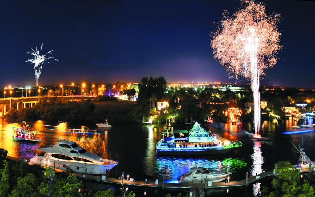 PALM BEACH HOLIDAY BOAT PARADE photo