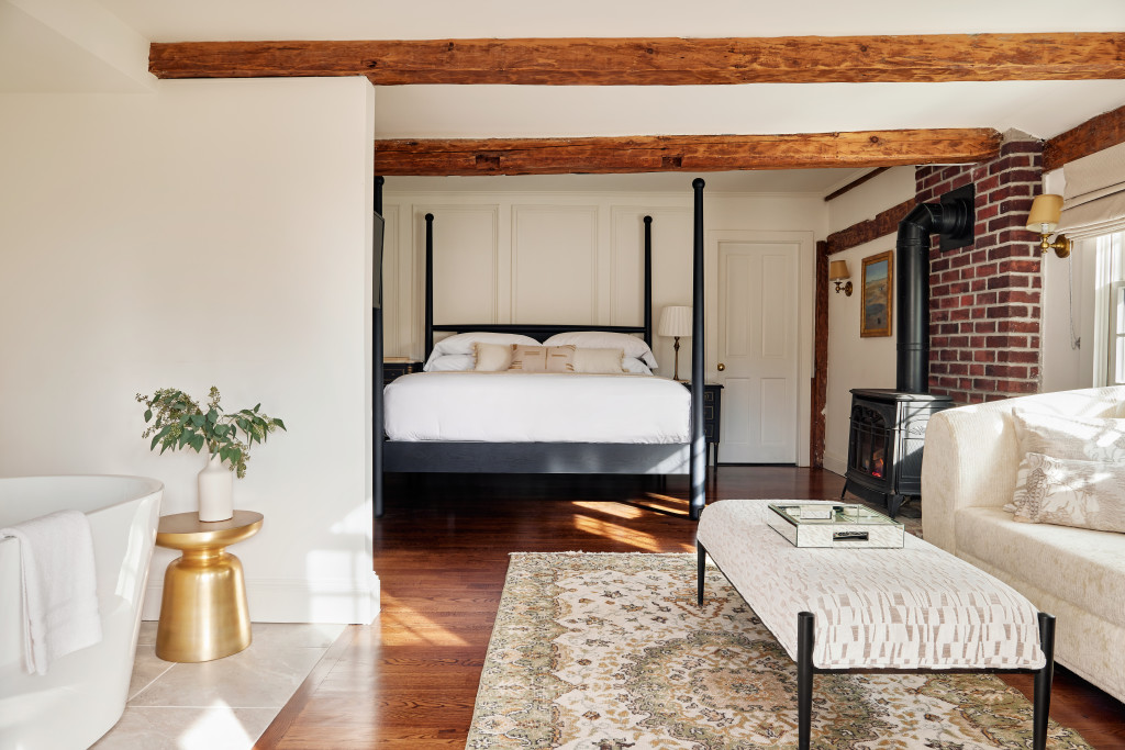 Guest Room. Photo Credit: Read McKendree