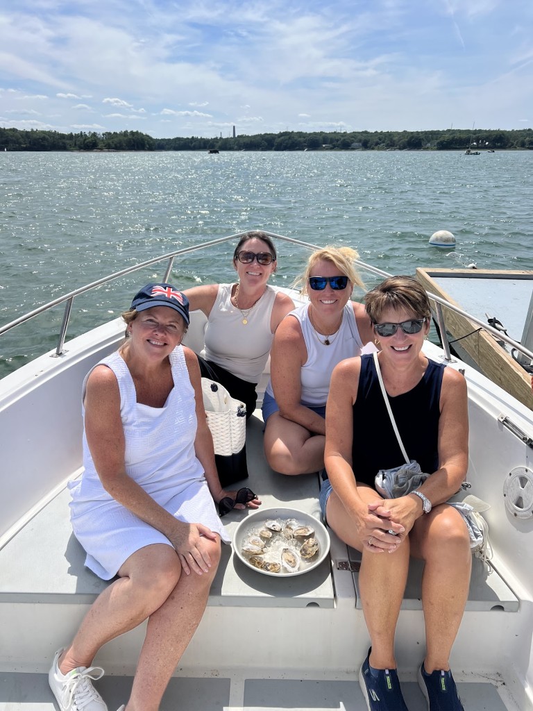 Friends on Boat Tour. Photo Credit: Alicia Gaiero