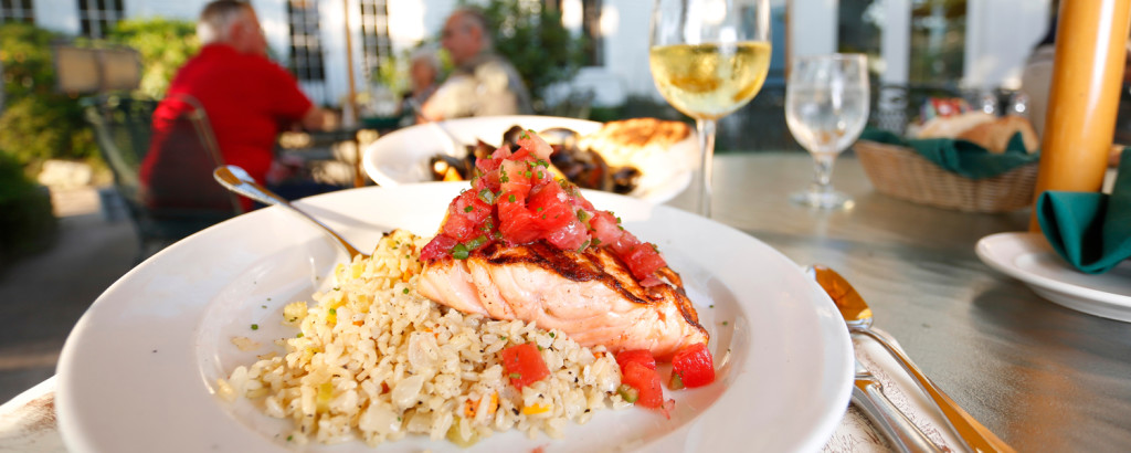 Summer Dining in Freeport. Photo Credit: Visit Freeport