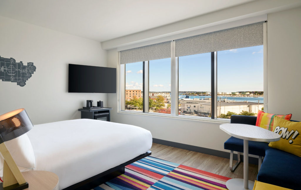Aloft Guest Room. Photo Courtesy of Crestline Hotels