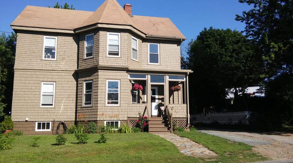 Whitehall Manor Exterior. Photo Credit: Whitehall Manor
