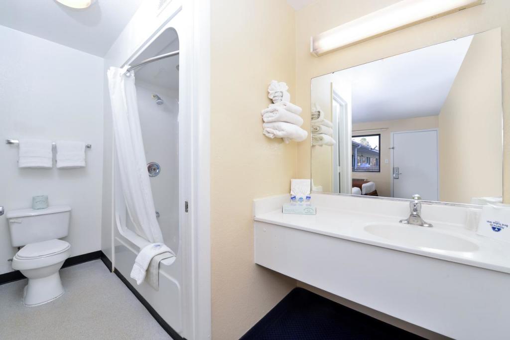 Suites on Market – photo 3
