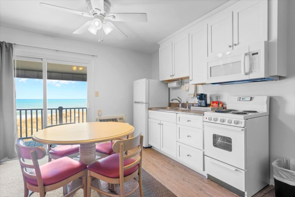 The Beach House – photo 3