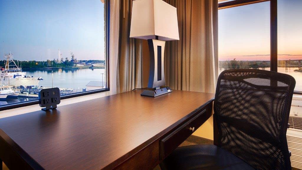 Best Western Plus Coastline Inn – photo 3