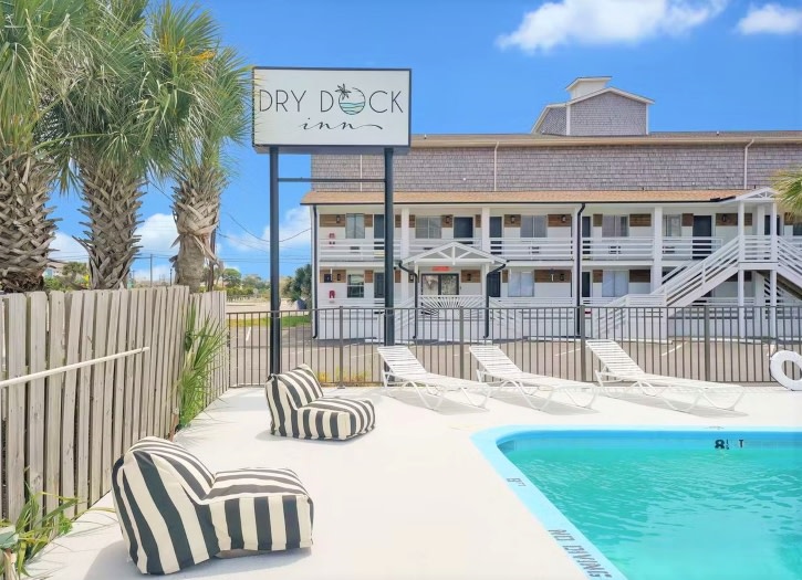 Dry Dock Inn – photo 1