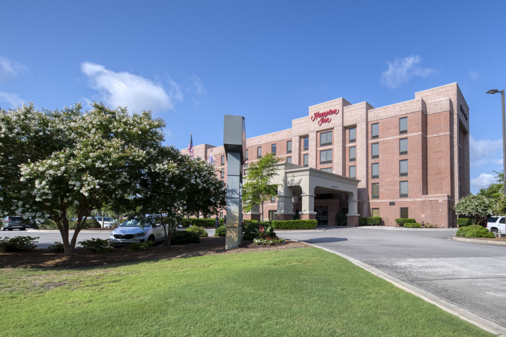 Hampton Inn Wilmington - University Area/Smith Creek Station – photo 1