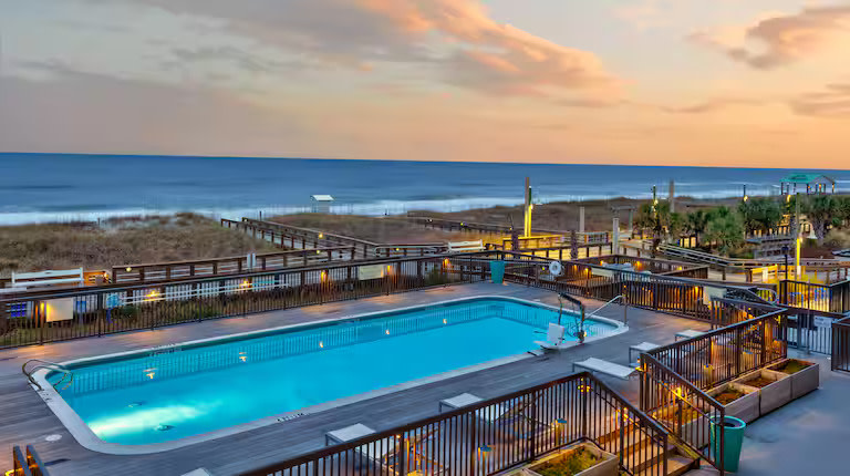 Hampton Inn & Suites Carolina Beach Oceanfront – photo 1