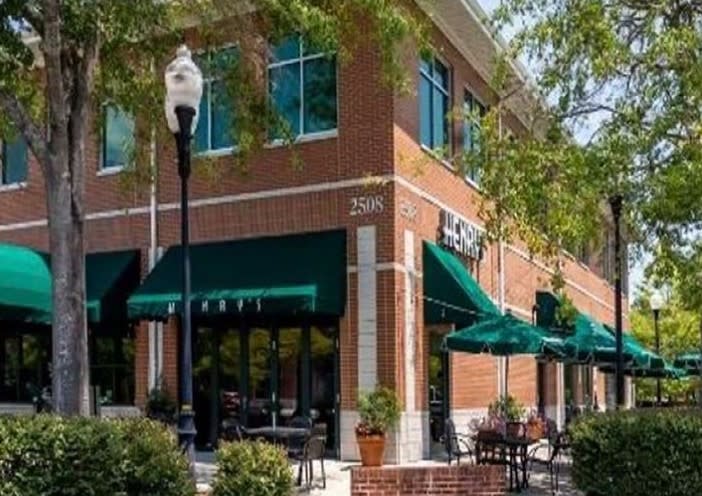 Henry's Restaurant – photo 5