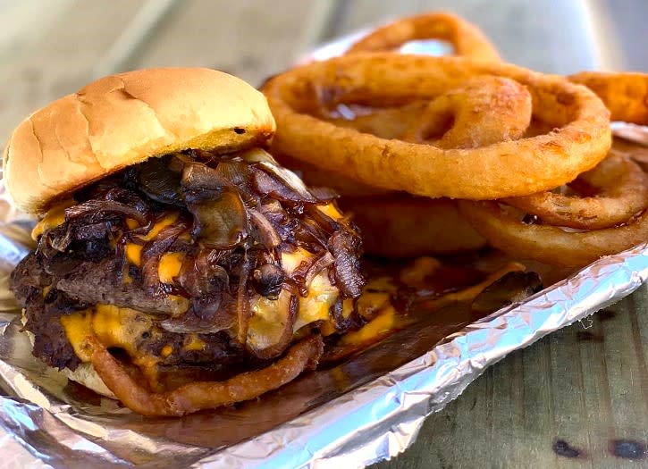 Island Burgers & Bites – photo 5