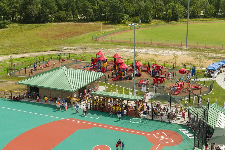 MegaCorp Stadium & Miracle Field – photo 3