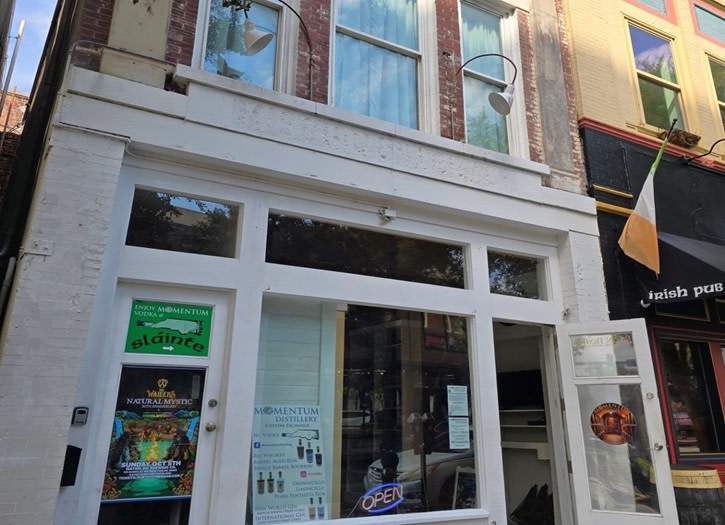 Momentum Distillery Shop – photo 1