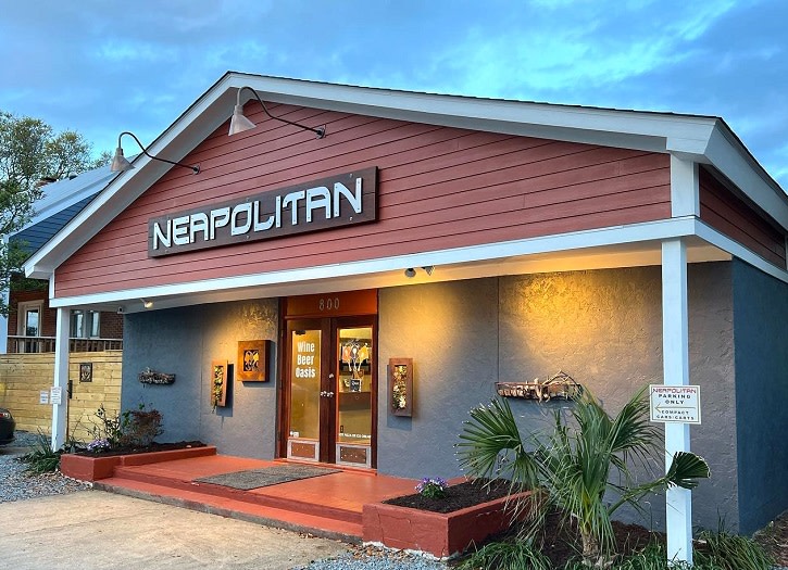 Neapolitan Wine and Beer Oasis