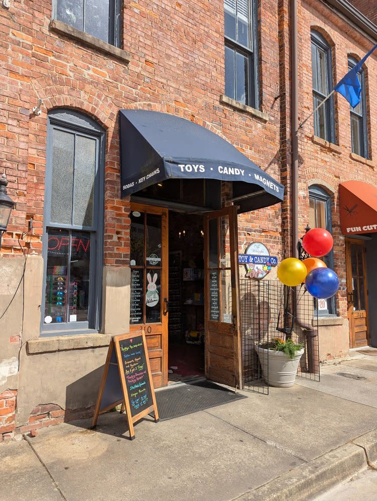 Olde Wilmington Toy & Candy Company – photo 1