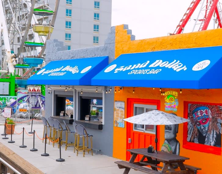 Sand Dollar Sports Bar CB – photo 2